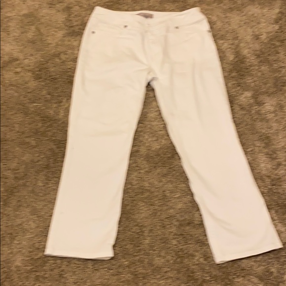 Chico's Denim - Chico’s 00 white cropped jeans, mint
